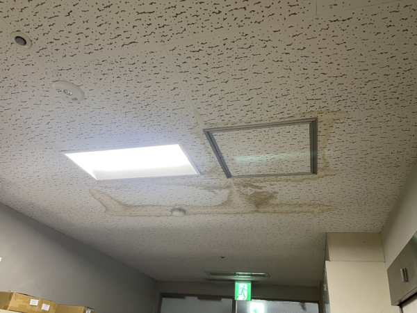 天井補修塗装をやってきました！の画像