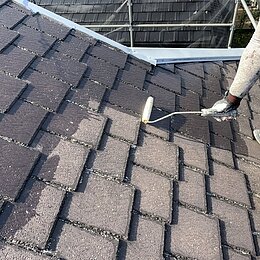 大村市でコロニアル瓦の屋根塗装の施工をさせていただいた物件の工程写真です！のイメージ